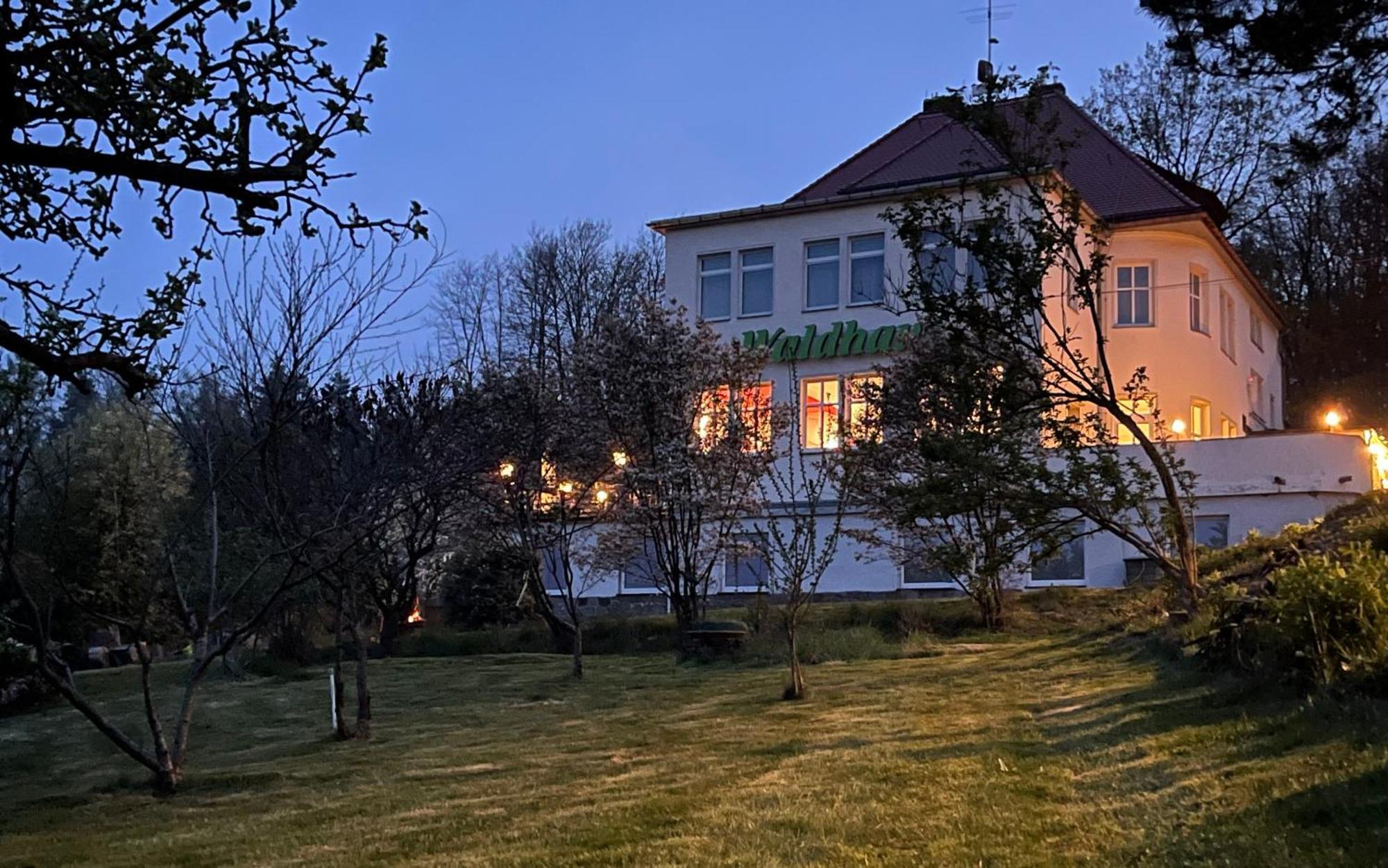 Waldhaus Pulsnitz Hotel Buitenkant foto